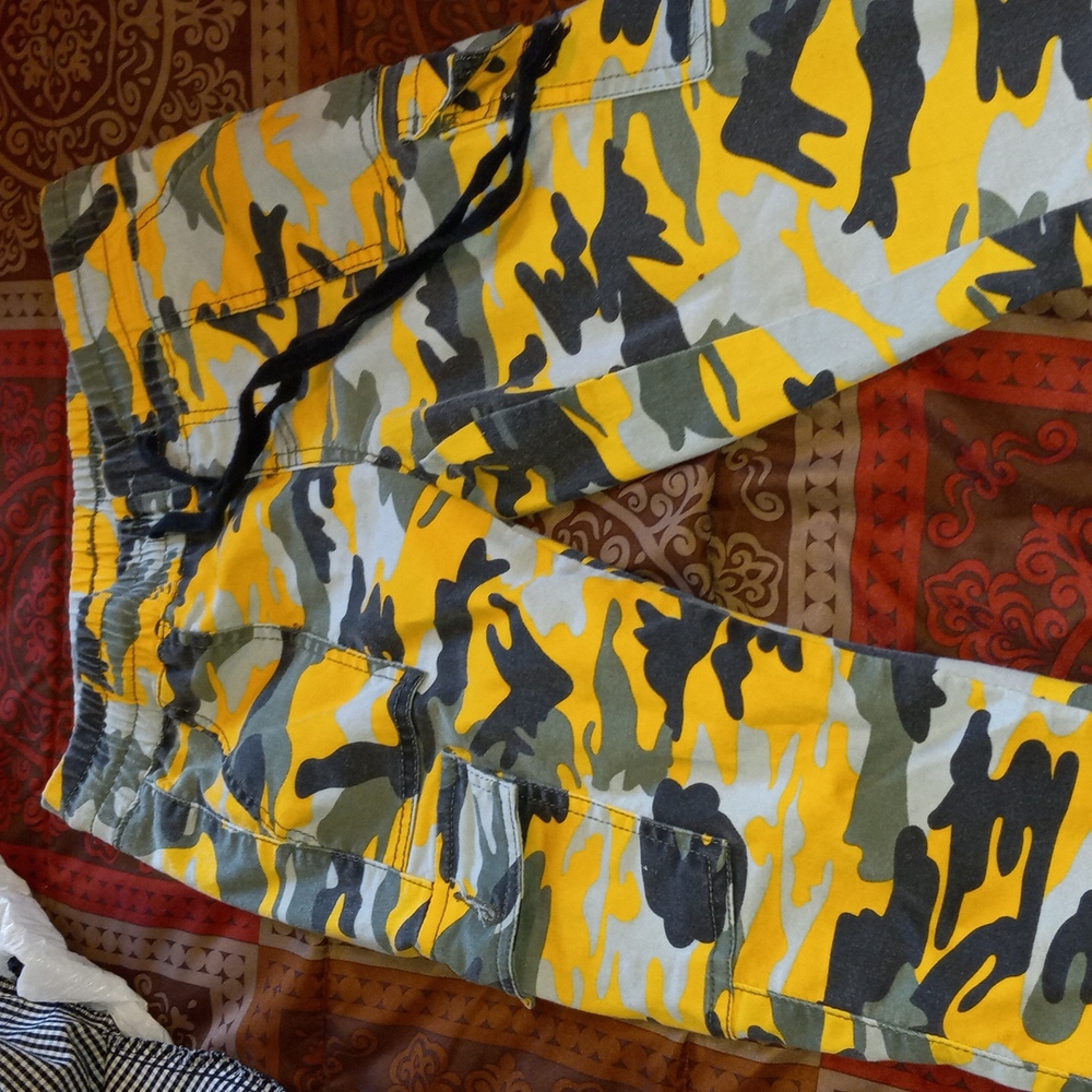 Camouflage cargo